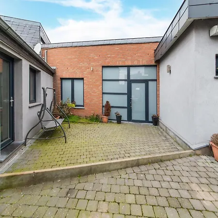 Dom wakacyjny Magnificent In With Sauna Verviers