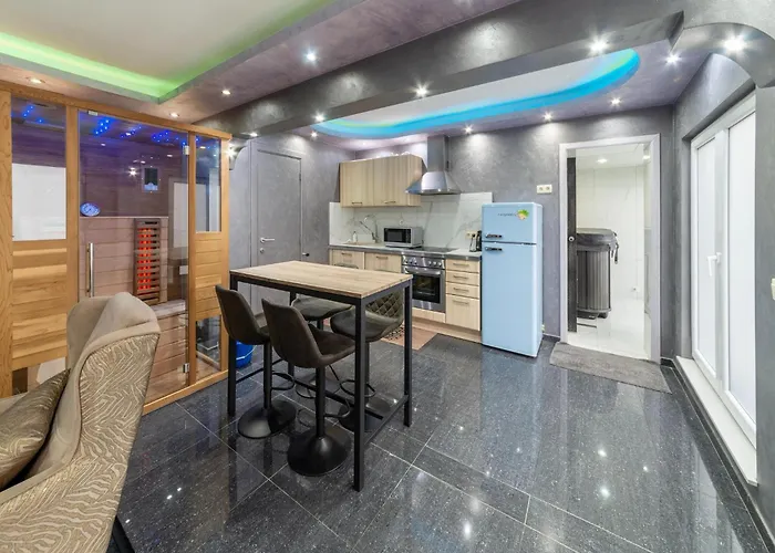 Magnificent In With Sauna Hébergement de vacances